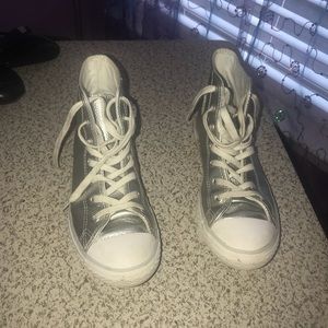 Girls all stars converse size 3